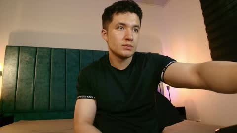 ethanconnor_ online show from April 2026 12:00:02 PM