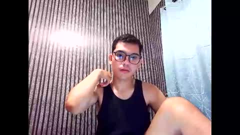 Snapshot of ethanwalter7778 chatting on May 2026 01:05:02 PM Ethan Walter online show from May 2026 01:05:02 PM