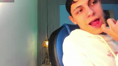 Snapshot of ethanx18 chatting on June 2026 03:42:01 AM ethanx18 online show from June 2026 03:42:01 AM
