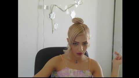 Snapshot of etherealuxx chatting on May 2026 08:20:01 AM Serena online show from May 2026 08:20:01 AM