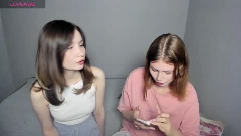 Veronica Tiia Lilith left to right online show from September 2025 11:20:01 PM