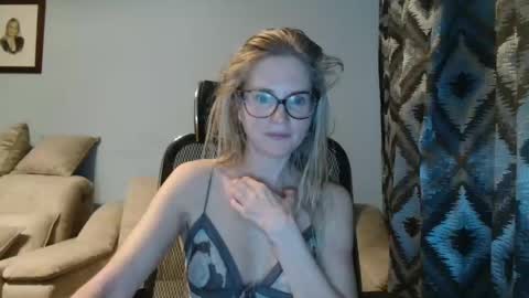 eva2323 online show from January 2025 03:20:01 AM