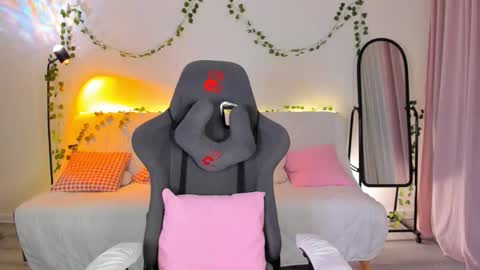 Eva Davis online show from September 2025 02:13:02 AM