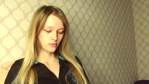 Snapshot of eva_eyre chatting on May 2026 02:24:02 PM Evvie online show from May 2026 02:24:02 PM