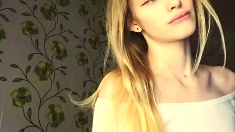 Snapshot of eva_eyre chatting on May 2026 07:17:02 AM Evvie online show from May 2026 07:17:02 AM