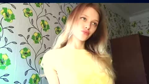 Snapshot of eva_eyre chatting on May 2026 02:32:01 PM Evvie online show from May 2026 02:32:01 PM