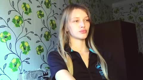Snapshot of eva_eyre chatting on June 2026 06:52:02 AM Evvie online show from June 2026 06:52:02 AM