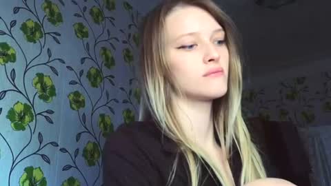 Snapshot of eva_eyre chatting on June 2026 06:34:02 AM Evvie online show from June 2026 06:34:02 AM
