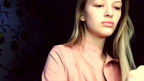 Snapshot of eva_eyre chatting on June 2026 05:19:02 AM Evvie online show from June 2026 05:19:02 AM