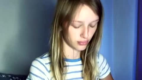 Snapshot of eva_eyre chatting on July 2026 04:47:02 PM Evvie online show from July 2026 04:47:02 PM