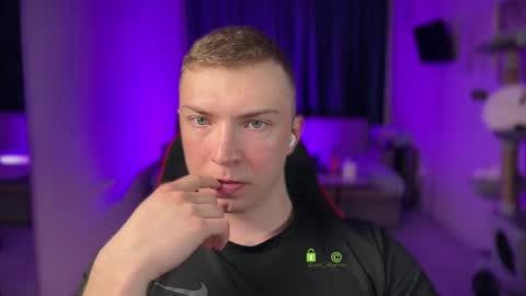 Eva and Iron online show from February 2026 08:38:02 PM