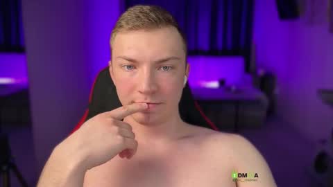 Eva and Iron online show from March 2026 09:11:01 PM