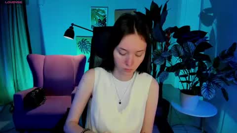 Snapshot of eva_leeee chatting on June 2026 05:10:01 AM Eva online show from June 2026 05:10:01 AM