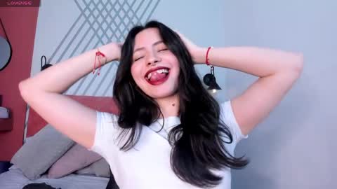 Snapshot of eva_monet chatting on May 2026 03:31:02 PM eva_monet online show from May 2026 03:31:02 PM