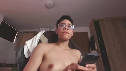 Eva cute online show from April 2026 12:52:02 PM