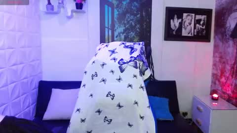 Snapshot of eva_rosell chatting on October 2025 02:29:01 PM Eva online show from October 2025 02:29:01 PM