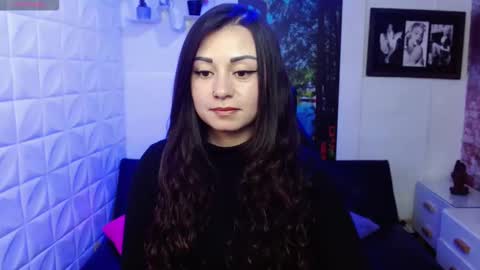 Snapshot of eva_rosell chatting on December 2025 06:25:01 PM Eva online show from December 2025 06:25:01 PM