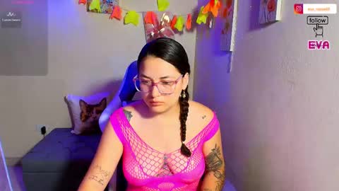 Snapshot of eva_rosse69 chatting on November 2025 12:04:02 PM Eva online show from November 2025 12:04:02 PM