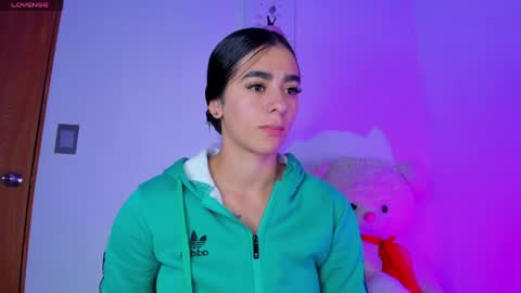 Eva Shinee online show from April 2026 12:11:02 PM