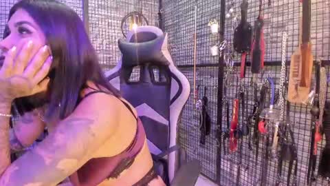 EVA INDEPENDENT MODEL online show from June 2026 11:27:02 PM