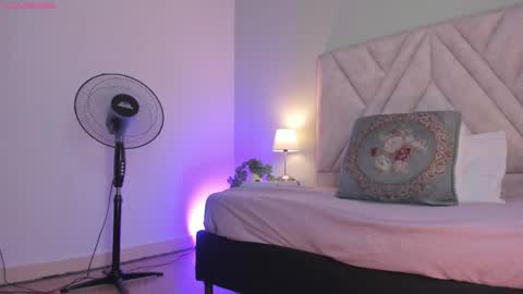  Eva  online show from May 2026 07:55:02 PM