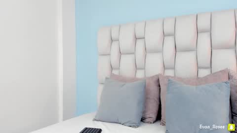 Eva online show from December 2025 07:53:02 PM