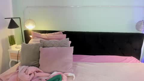 julieth online show from September 2025 12:16:02 PM