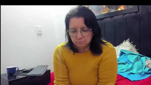 Snapshot of evaaross chatting on November 2025 12:09:02 PM Eva online show from November 2025 12:09:02 PM