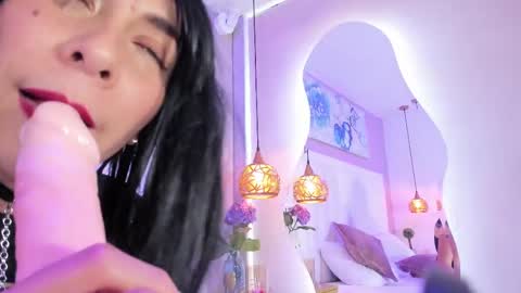 evamillins online show from February 2025 07:31:02 AM