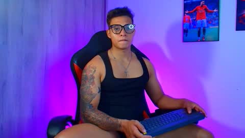 Snapshot of evan_greey chatting on October 2025 03:59:01 AM EVAN GREY online show from October 2025 03:59:01 AM