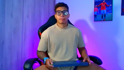 Snapshot of evan_greey chatting on October 2025 03:05:01 AM EVAN GREY online show from October 2025 03:05:01 AM