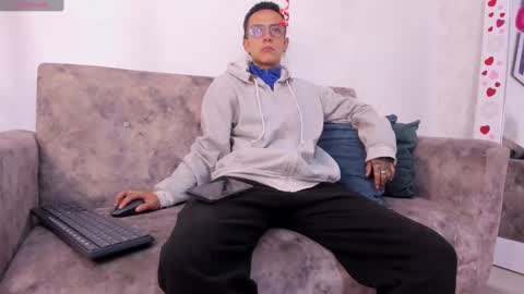 Snapshot of evan_smitt_ chatting on February 2025 12:22:01 PM Evan Smitt online show from February 2025 12:22:01 PM