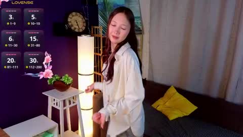 Snapshot of evangelinakovacevic chatting on May 2026 04:15:02 PM Hello im Lia online show from May 2026 04:15:02 PM