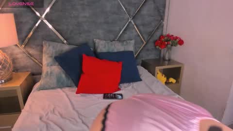 evangely_fox online show from November 2025 04:00:02 AM