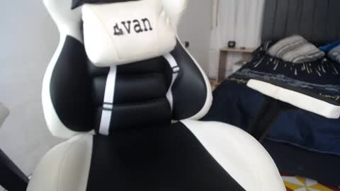 Evan online show from January 2025 06:10:01 PM