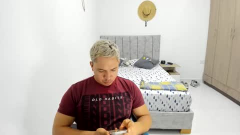 Snapshot of evans_king chatting on May 2026 11:39:01 AM Evan online show from May 2026 11:39:01 AM