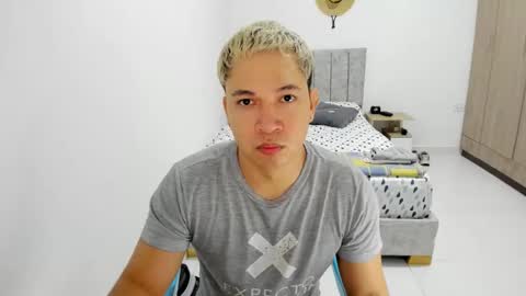 Snapshot of evans_king chatting on May 2026 08:45:01 AM Evan online show from May 2026 08:45:01 AM