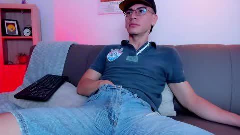 Snapshot of evans_lubov chatting on May 2026 01:26:01 PM Evans Lubov online show from May 2026 01:26:01 PM