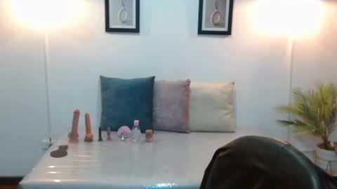 Evanssa lx online show from April 2026 09:07:02 PM