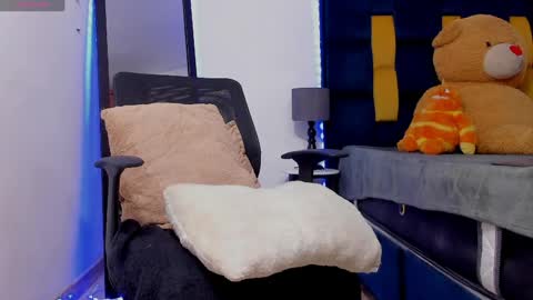   online show from April 2026 02:51:02 AM