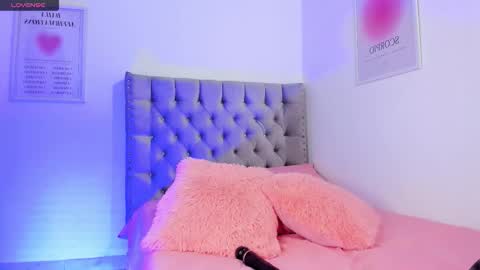 Eva Olimpo online show from October 2025 02:30:01 AM