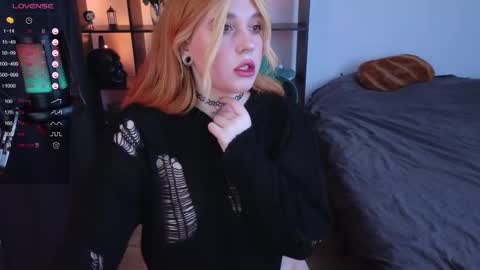 Moon online show from February 2025 11:23:02 AM