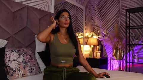 Snapshot of evarhea chatting on May 2026 02:52:01 AM EvaRhea online show from May 2026 02:52:01 AM