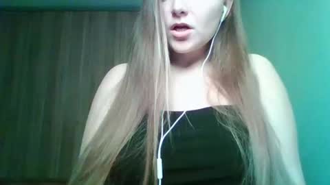 evasapples2026 online show from February 2026 06:52:01 PM