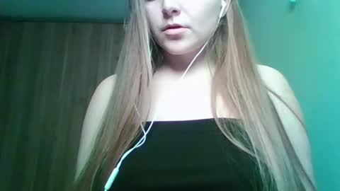 evasapples2026 online show from February 2026 10:33:01 PM