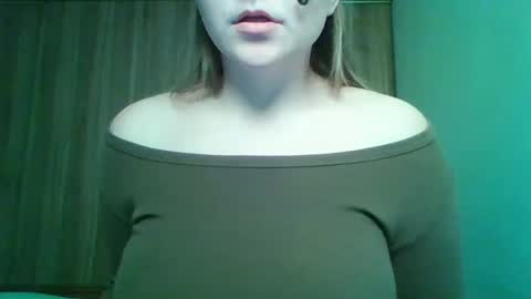 evasapples2026 online show from April 2026 10:18:01 PM