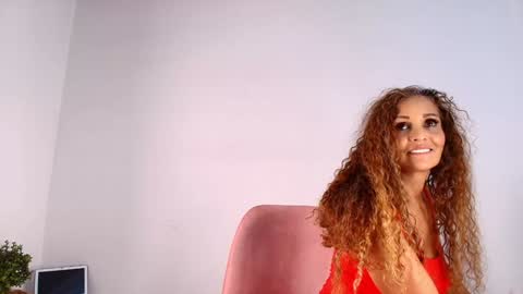 Snapshot of evasweet__ chatting on February 2025 01:11:01 AM EVA LUNA online show from February 2025 01:11:01 AM