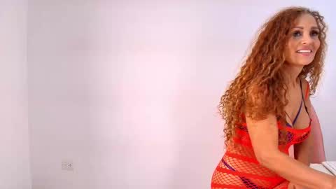 Snapshot of evasweet__ chatting on February 2025 10:54:01 PM EVA LUNA online show from February 2025 10:54:01 PM