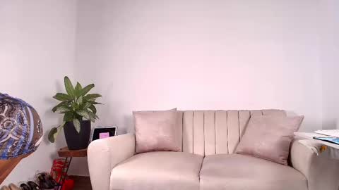 Snapshot of evasweet__ chatting on February 2025 07:09:01 PM EVA LUNA online show from February 2025 07:09:01 PM