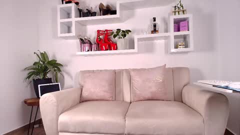 Snapshot of evasweet__ chatting on February 2025 10:53:01 PM EVA LUNA online show from February 2025 10:53:01 PM